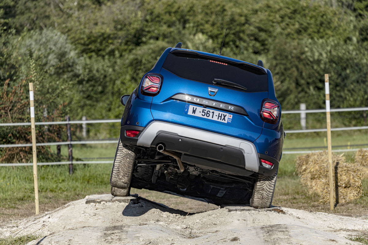 Dacia: nuovo restyling per un Duster che va sempre più…SUV Dacia: nuovo restyling per un Duster che va sempre più…SUV