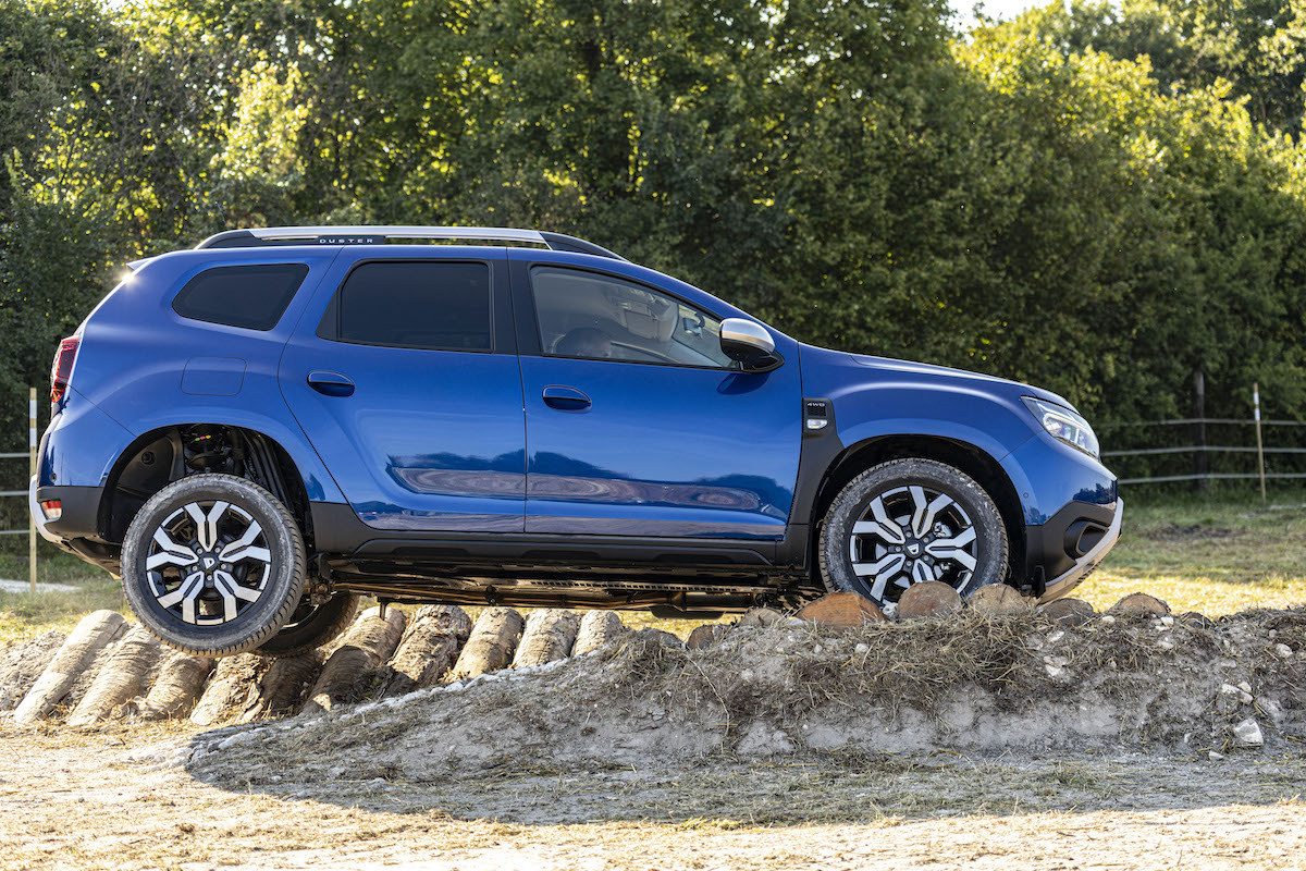 Dacia: nuovo restyling per un Duster che va sempre più…SUV Dacia: nuovo restyling per un Duster che va sempre più…SUV
