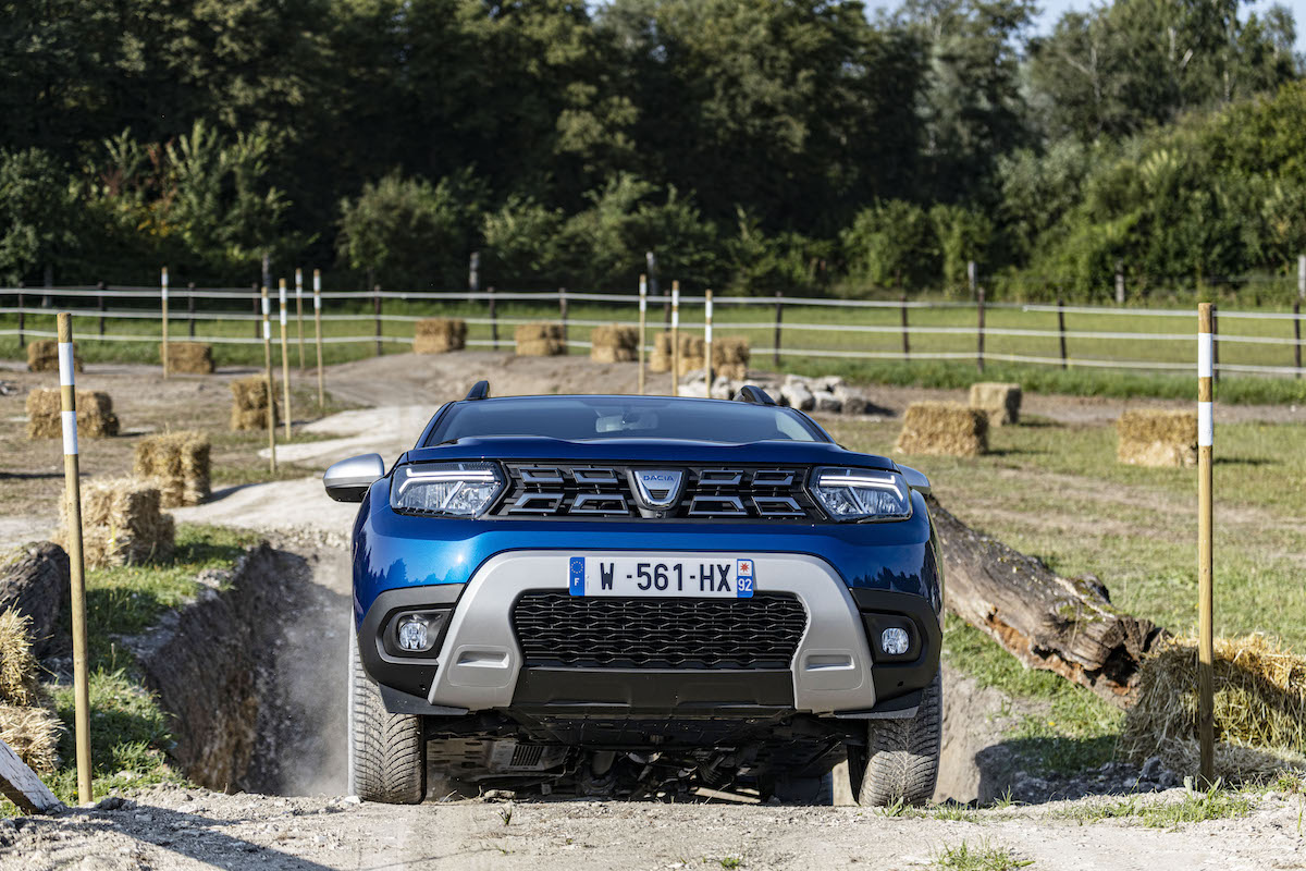 Dacia: nuovo restyling per un Duster che va sempre più…SUV Dacia: nuovo restyling per un Duster che va sempre più…SUV