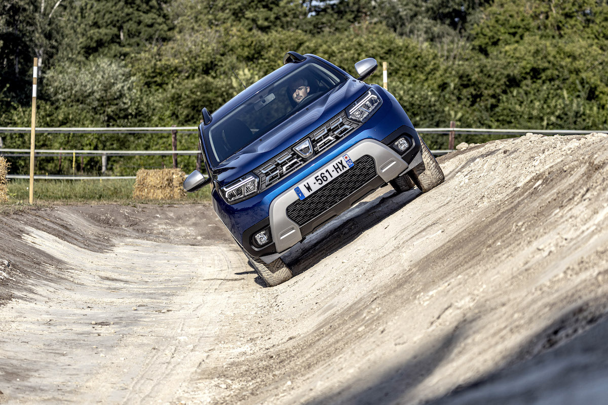 Dacia: nuovo restyling per un Duster che va sempre più…SUV Dacia: nuovo restyling per un Duster che va sempre più…SUV