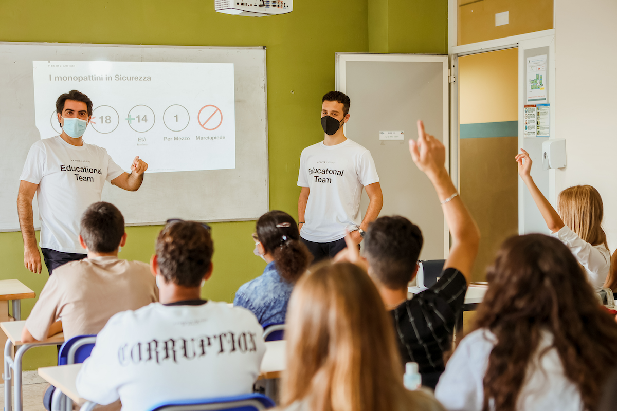 Parte Helbiz Lab 2040, il progetto di educazione civica nelle scuole Parte Helbiz Lab 2040, il progetto di educazione civica nelle scuole