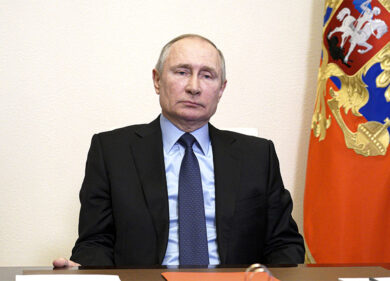 Gas, la Russia chiude e i prezzi schizzano. Putin aspetta le elezioni tedesche