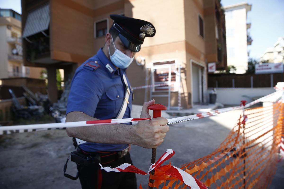 Abusi su 7 bimbi nel centro sportivo delle fiamme gialle. Arrestato finanziere Abusi su 7 bimbi nel centro sportivo delle fiamme gialle. Arrestato finanziere