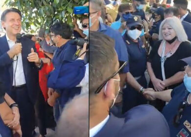 Conte play boy in Calabria, dalla piazza: “Voglio essere tua fidanzata” VIDEO