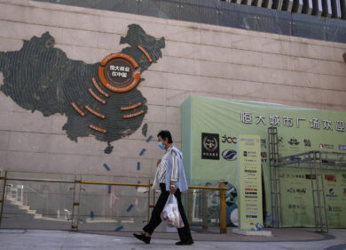 Evergrande, mossa anti-default: pagherà 36 milioni di dollari di interessi