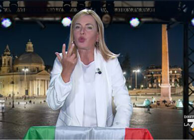 Sabina Guzzanti-Meloni, imitazione imperdibile: “Michetti? L’avevo…” VIDEO