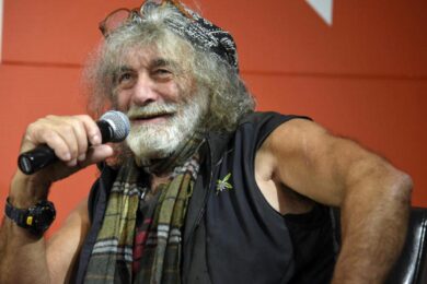 Ascolti TV, Cartabianca: il ritorno di Mauro Corona vale il 5%. E Floris..