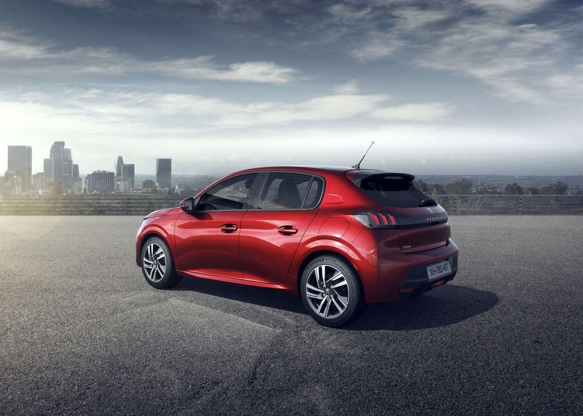 Peugeot 208 Allure, posizionata al centro della gamma Peugeot 208 Allure, posizionata al centro della gamma