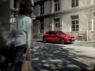 Peugeot 208 Allure, posizionata al centro della gamma