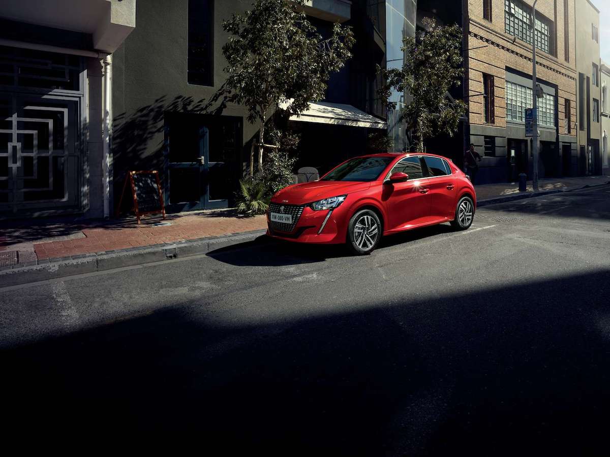 Peugeot 208 Allure, posizionata al centro della gamma Peugeot 208 Allure, posizionata al centro della gamma