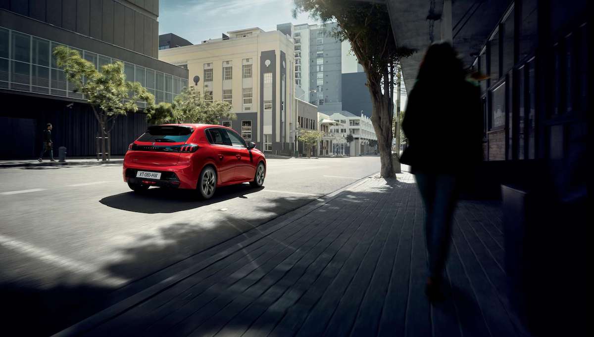 Peugeot 208 Allure, posizionata al centro della gamma Peugeot 208 Allure, posizionata al centro della gamma
