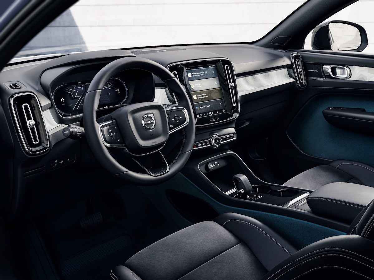 Volvo C40 Recharge ispira anche una collezione fashion