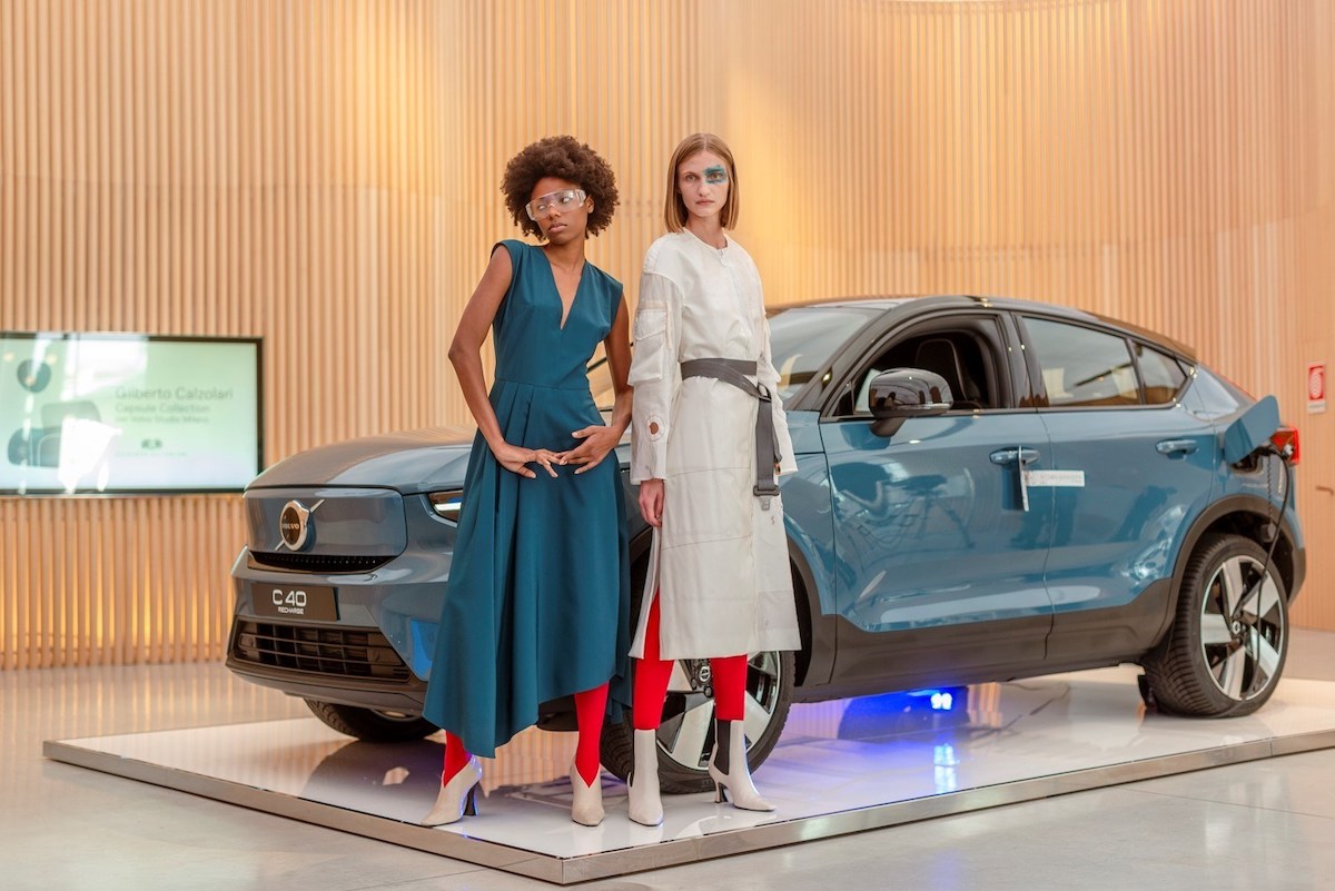 Volvo C40 Recharge ispira anche una collezione fashion
