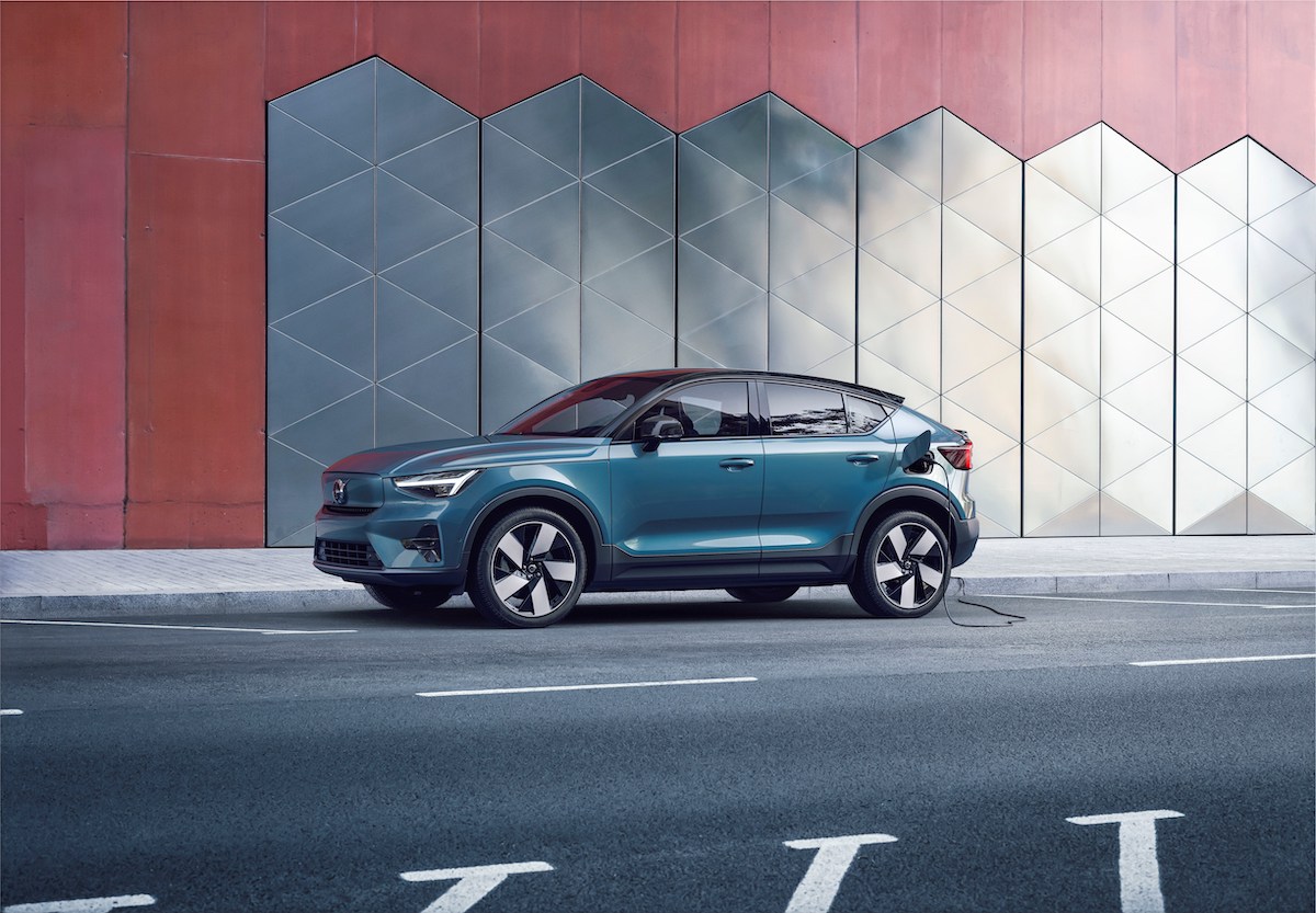 Volvo C40 Recharge ispira anche una collezione fashion