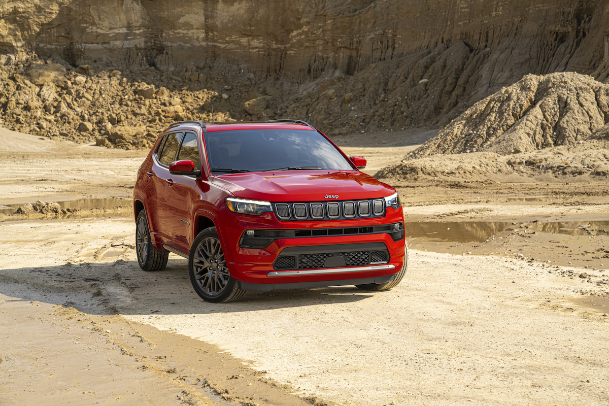 Jeep, RAM e FIAT insieme a (RED) per combattere AIDS e COVID-19
