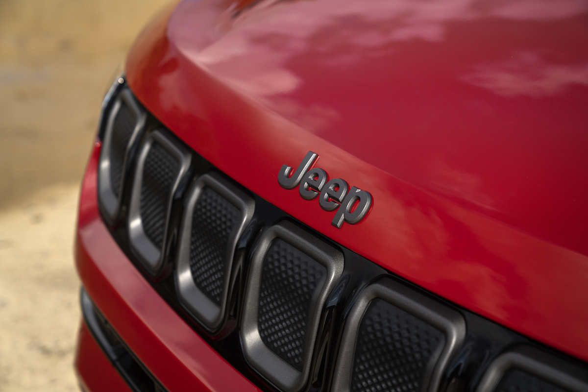 Jeep, RAM e FIAT insieme a (RED) per combattere AIDS e COVID-19