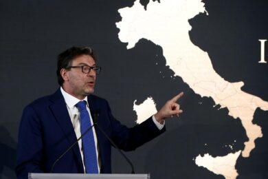 Giorgetti ad Affari: “Figuriamoci se sto con Calenda. Sostengo il Cdx”