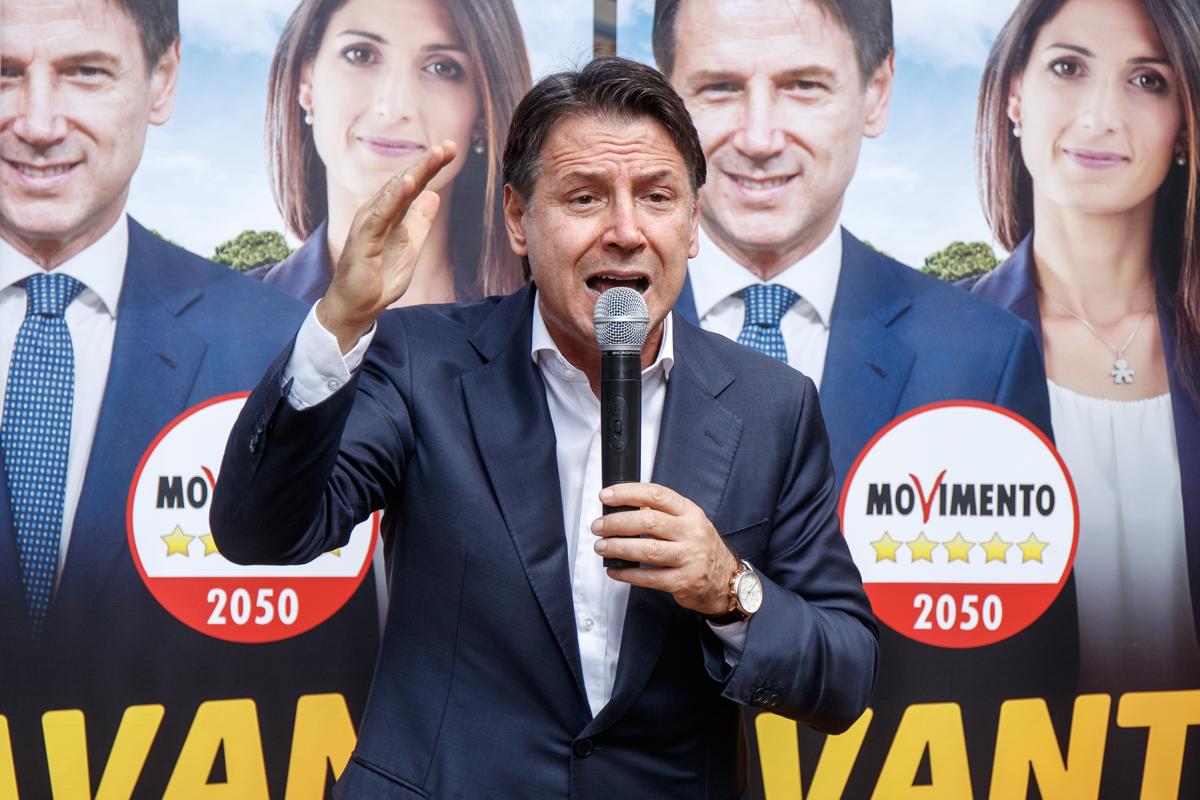 Inchiesta su ex braccio destro di Conte. Di Donna, corruzione e riciclaggio Inchiesta su ex braccio destro di Conte. Di Donna, corruzione e riciclaggio