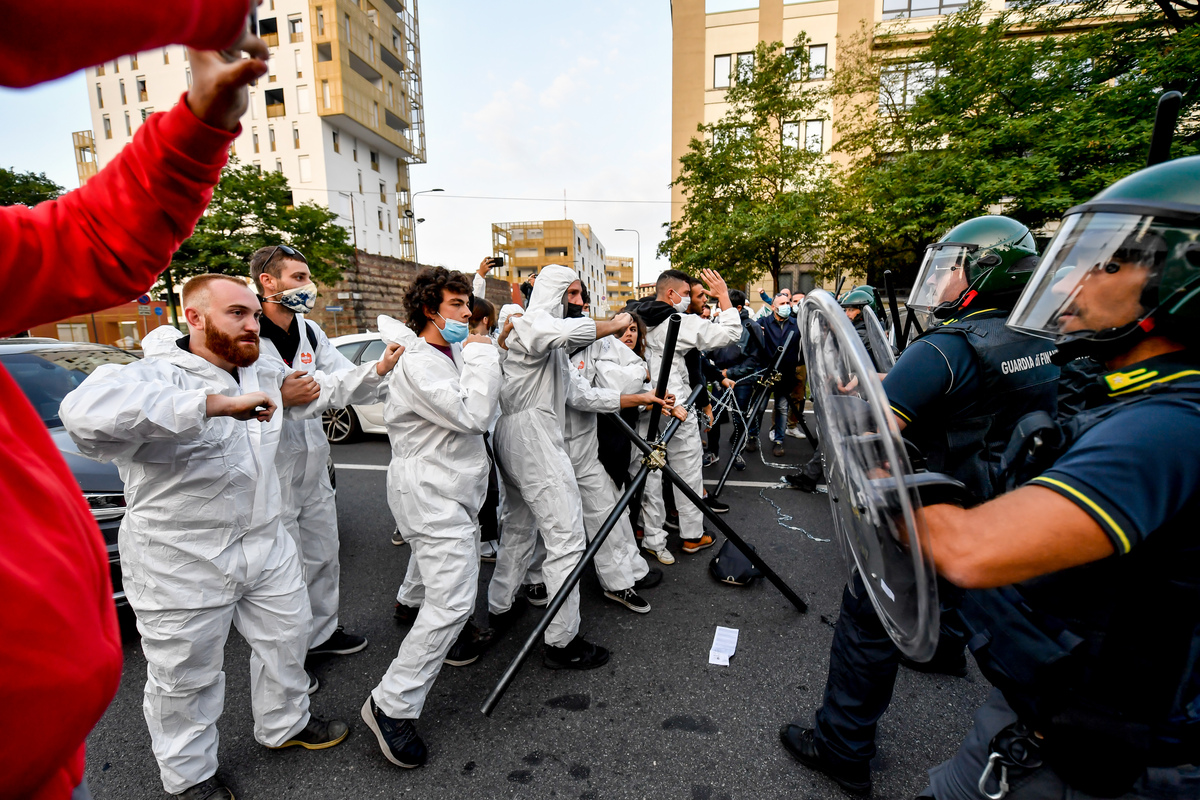 Clima: attivisti Climate Justice tentano blocco accesso MiCo