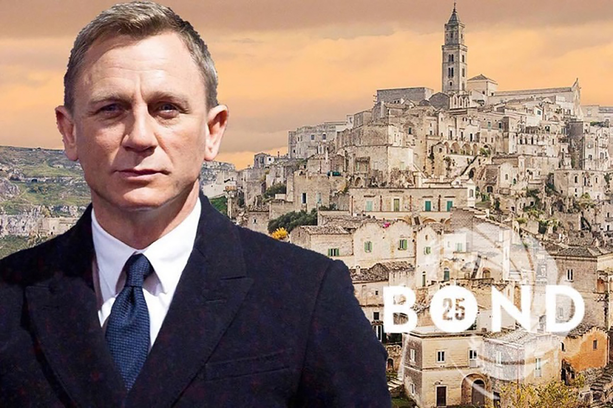 “No Time To Die”: all’asta gli abiti e gli oggetti del mitico agente 007 “No Time To Die”: all’asta gli abiti e gli oggetti del mitico agente 007