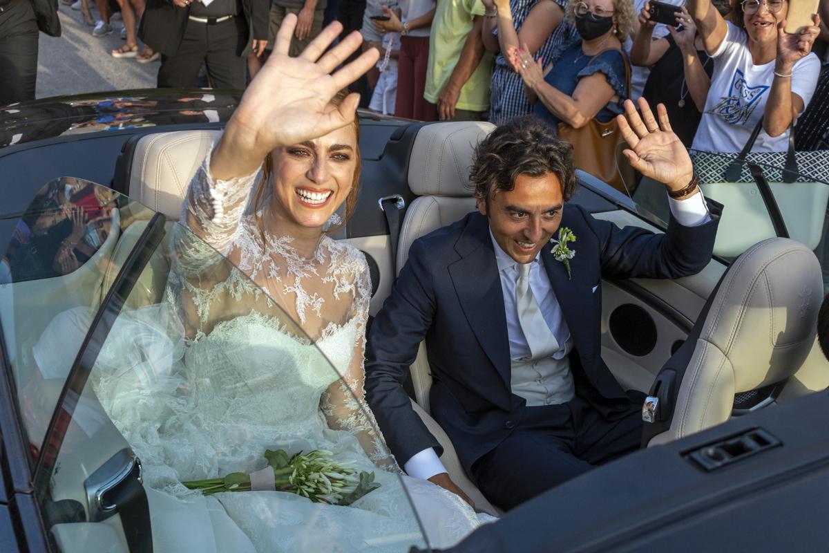 Miriam Leone cambia look post matrimonio. Melissa Satta in gol e.. FOTO VIP