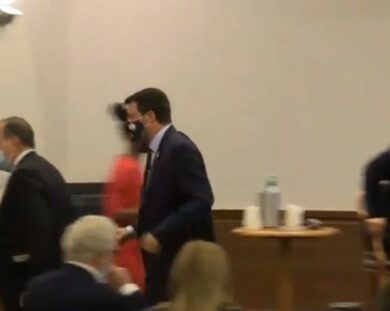 Milano, Giorgia Meloni è in ritardo e Matteo Salvini va via VIDEO
