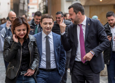 Morisi, 2 chiamate dell’escort rumeno al 112: “Ci hanno fatto un furto venite”