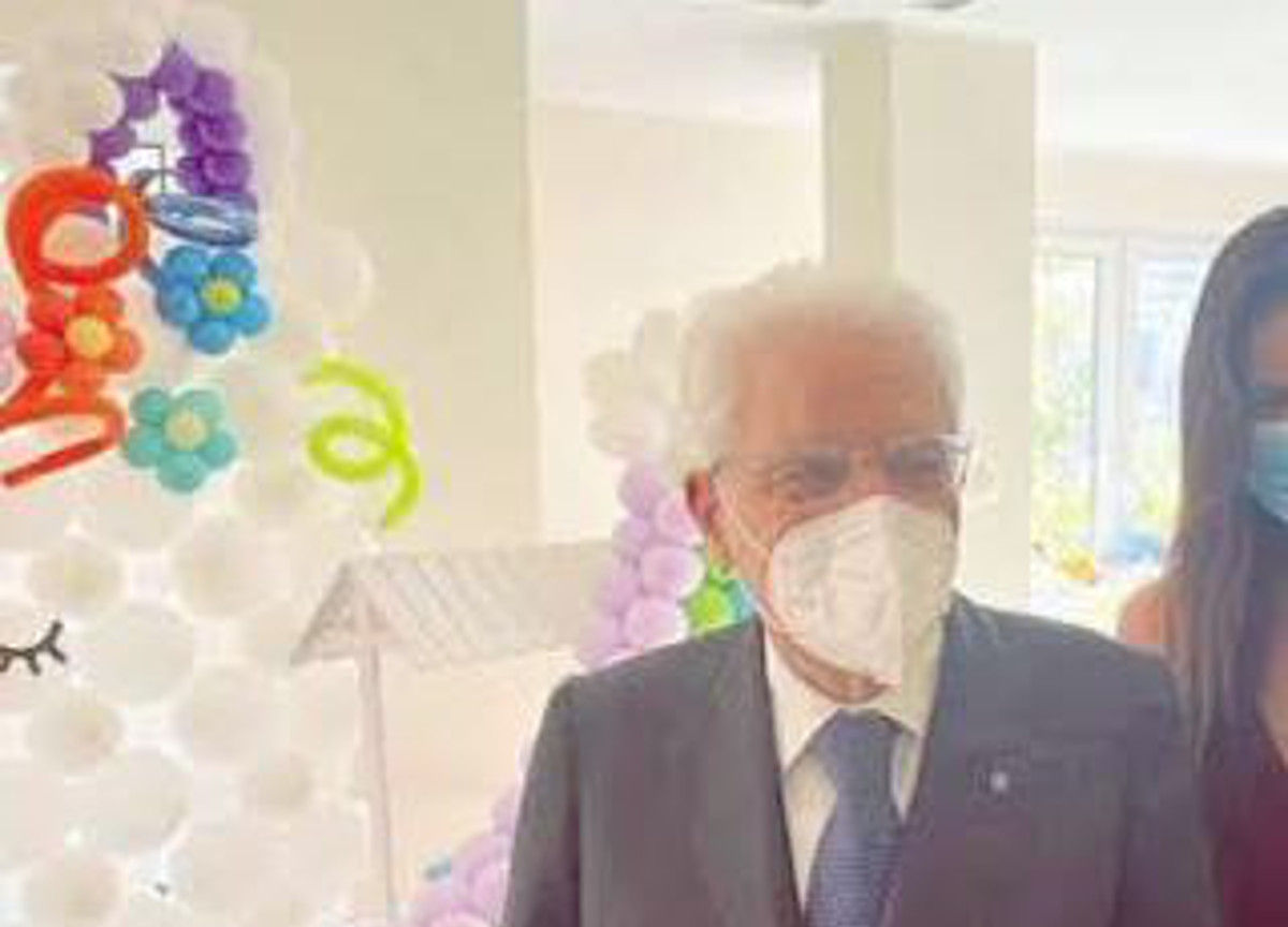 Quirinale, Mattarella cerca casa a Roma. Il presidente “beffato” da un selfie Quirinale, Mattarella cerca casa a Roma. Il presidente “beffato” da un selfie