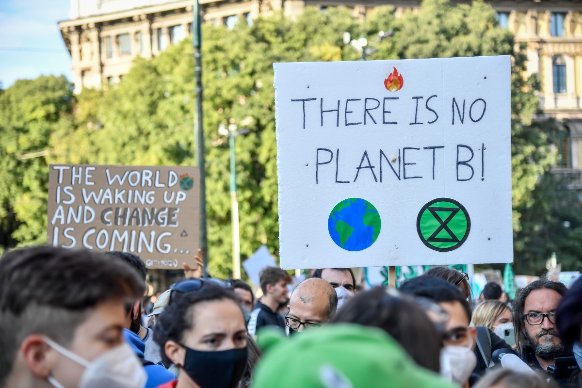 In corteo per un futuro green: presenti a Milano Greta e Vanessa. VIDEO In corteo per un futuro green: presenti a Milano Greta e Vanessa. VIDEO