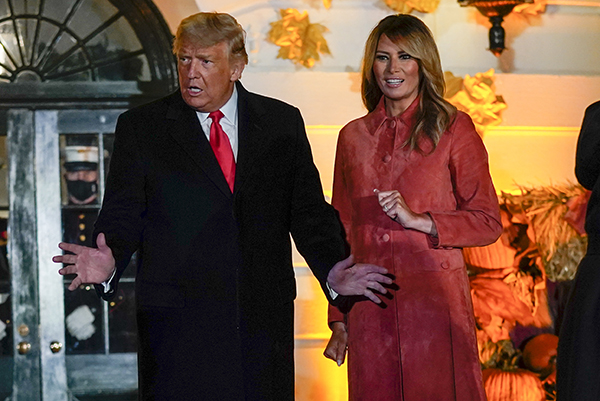 Melania Trump, libro dell’ex portavoce: per gli 007 “principessa Raperonzolo” Melania Trump, libro dell’ex portavoce: per gli 007 “principessa Raperonzolo”