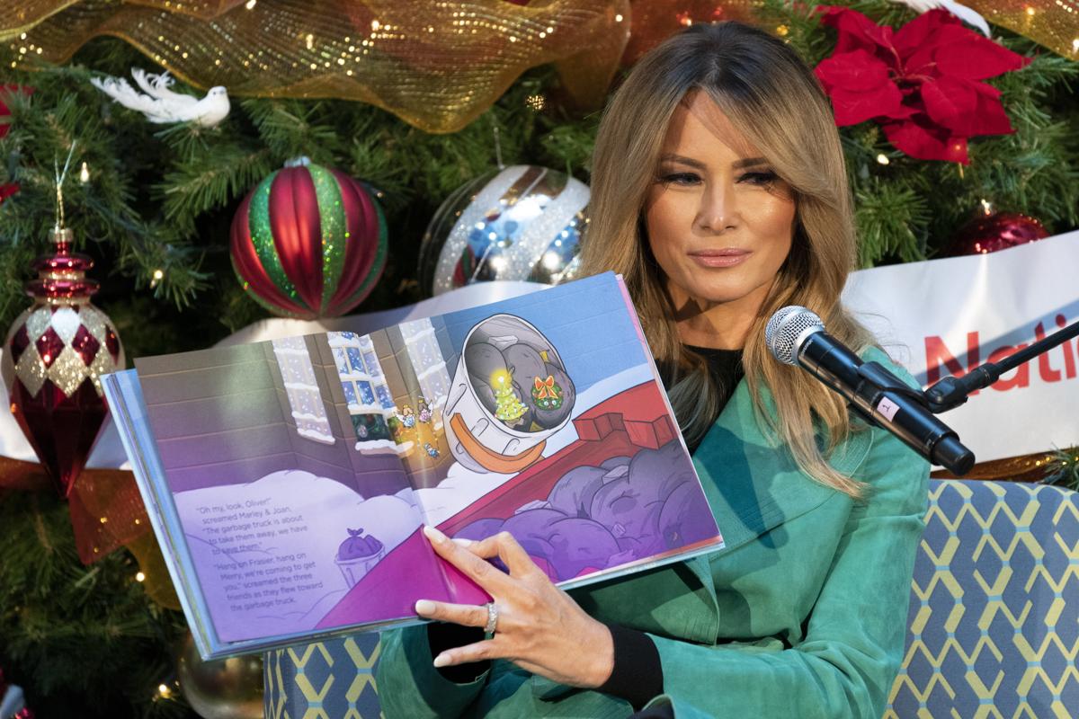 Melania Trump, libro dell’ex portavoce: per gli 007 “principessa Raperonzolo” Melania Trump, libro dell’ex portavoce: per gli 007 “principessa Raperonzolo”