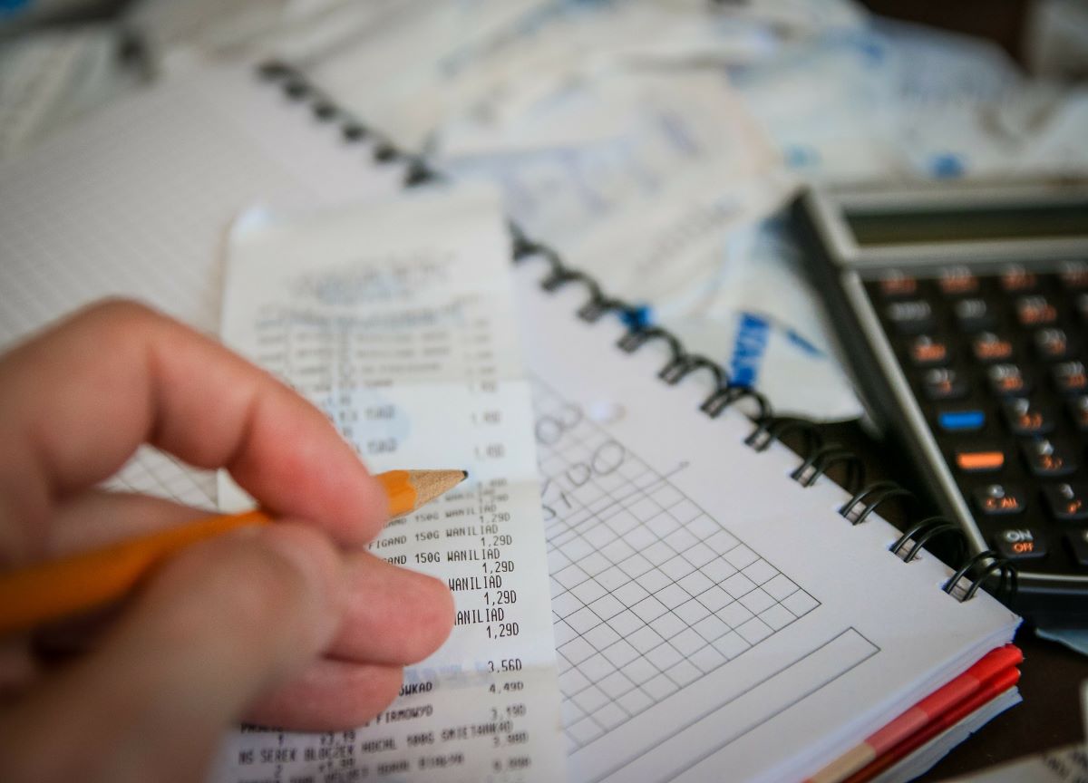 Fisco, tagli Irpef a ceto medio e via l’Irap. Catasto, calcolo in metri quadri Fisco, tagli Irpef a ceto medio e via l’Irap. Catasto, calcolo in metri quadri