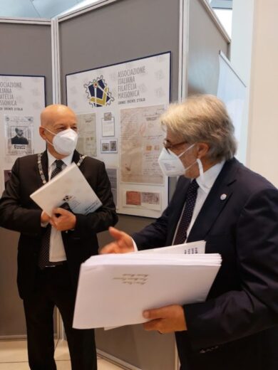 Fratelli in viaggio per riveder le stelle, la mostra filatelica dell’Aifm