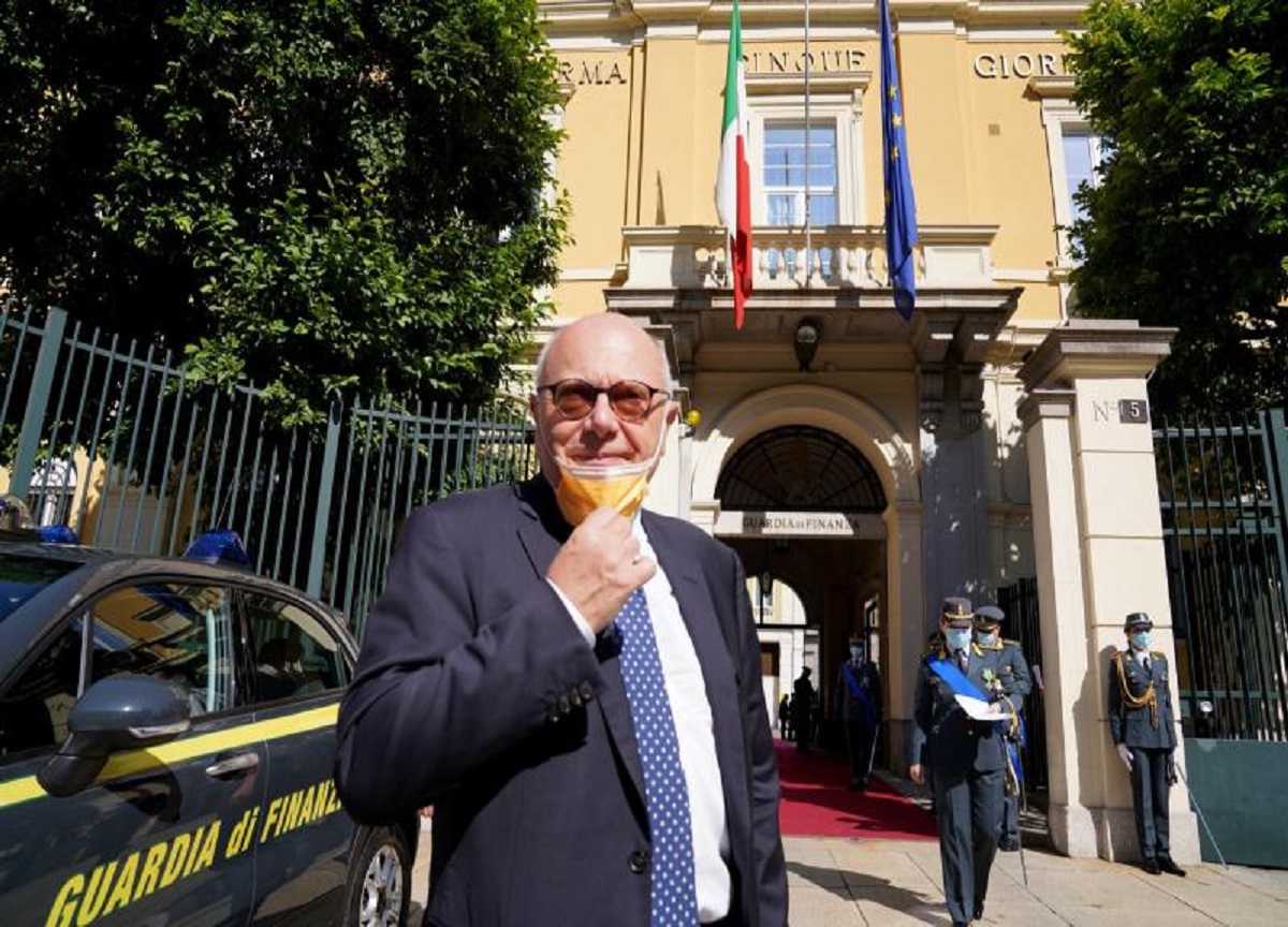 Galli, concorsi truccati: “Punteggi? Scrivo io alla ca**o senza menate, spero” Galli, concorsi truccati: “Punteggi? Scrivo io alla ca**o senza menate, spero”