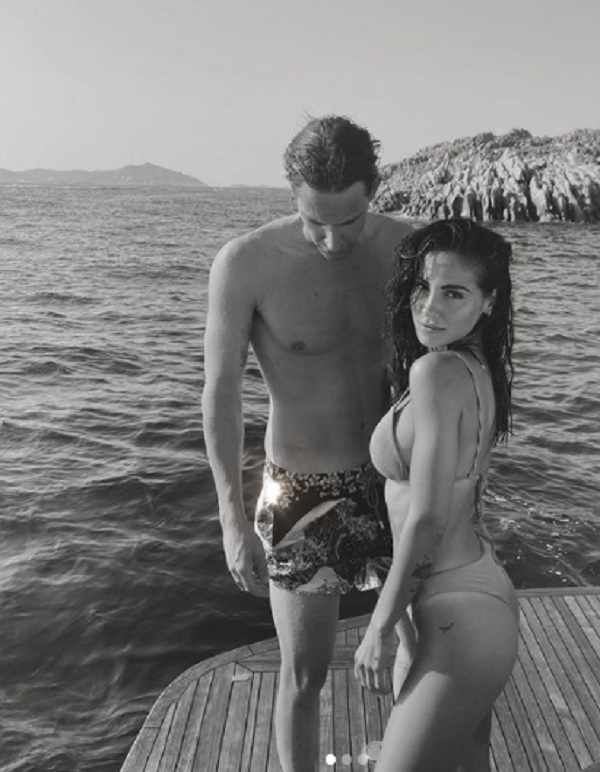 Giulia de Lellis tradita dal fidanzato con la sifilide, ma è tutto uno scherzo Giulia de Lellis tradita dal fidanzato con la sifilide, ma è tutto uno scherzo