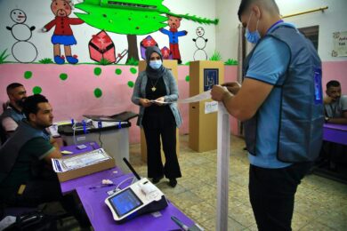 Iraq al voto, nuove schede anti-brogli ma ancora violenze con morti e feriti
