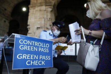 Green Pass, da venerdì 4 mln di lavoratori rischiano di perdere lo stipendio