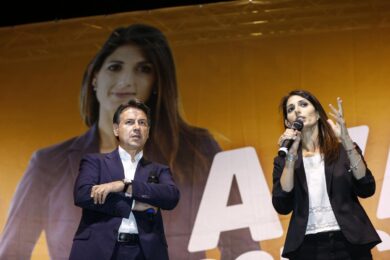 Roma – Conte sta con Gualtieri, Raggi non molla: verso una corrente ribelle?