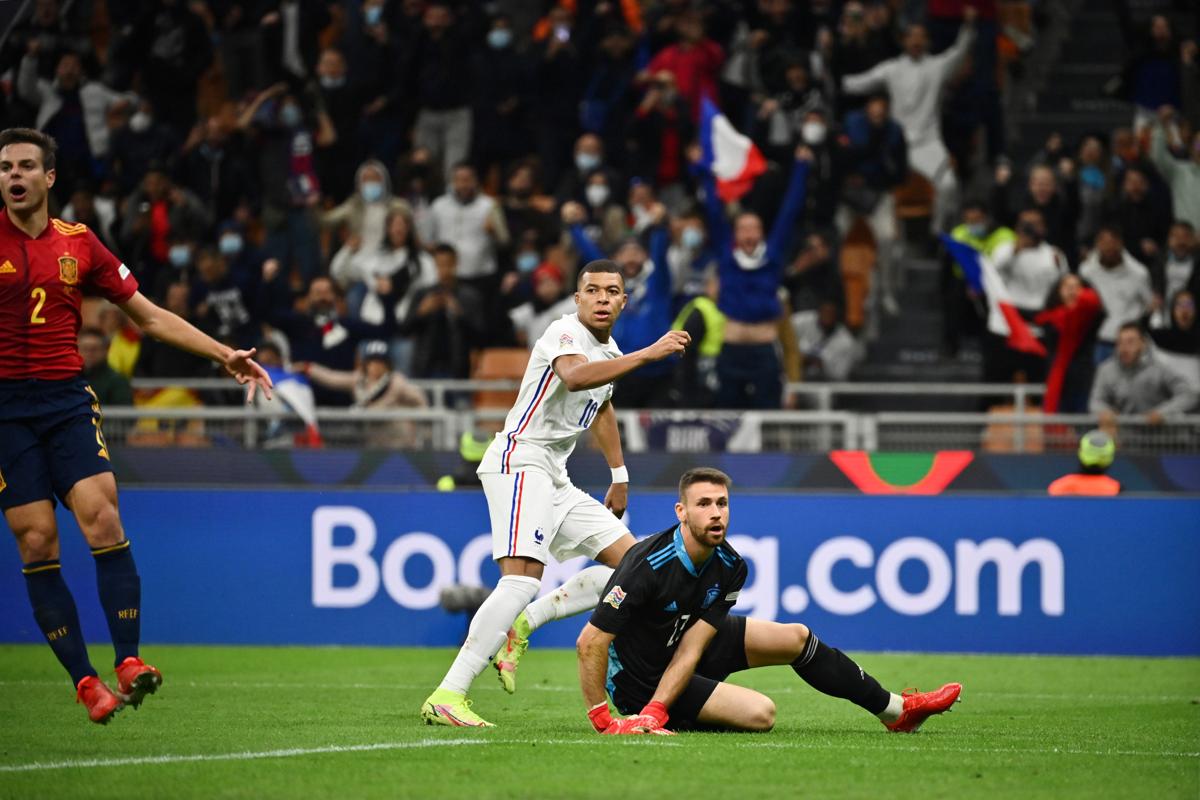 Mbappè gol e bufera sulla Nations League alla Francia. “Scandalo”. Caos Var Mbappè gol e bufera sulla Nations League alla Francia. “Scandalo”. Caos Var