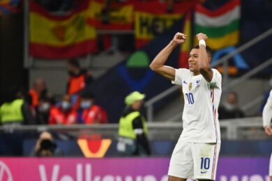 Mbappè gol e bufera sulla Nations League alla Francia. “Scandalo”. Caos Var