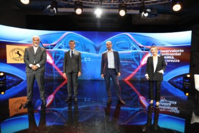 Auto elettrica: Italia in ritardo ma cresce l’interesse all’acquisto