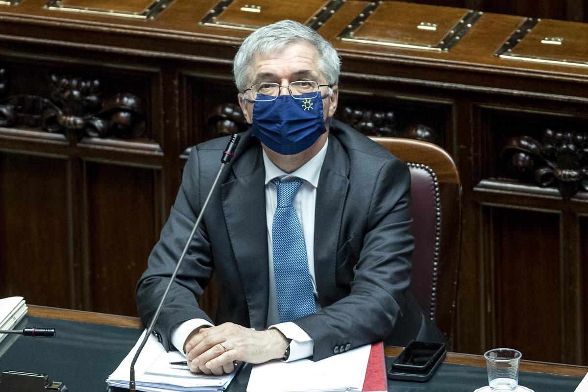 Fisco, 4-5 mesi in più per pagare le cartelle. Il governo apre alla proroga Fisco, 4-5 mesi in più per pagare le cartelle. Il governo apre alla proroga