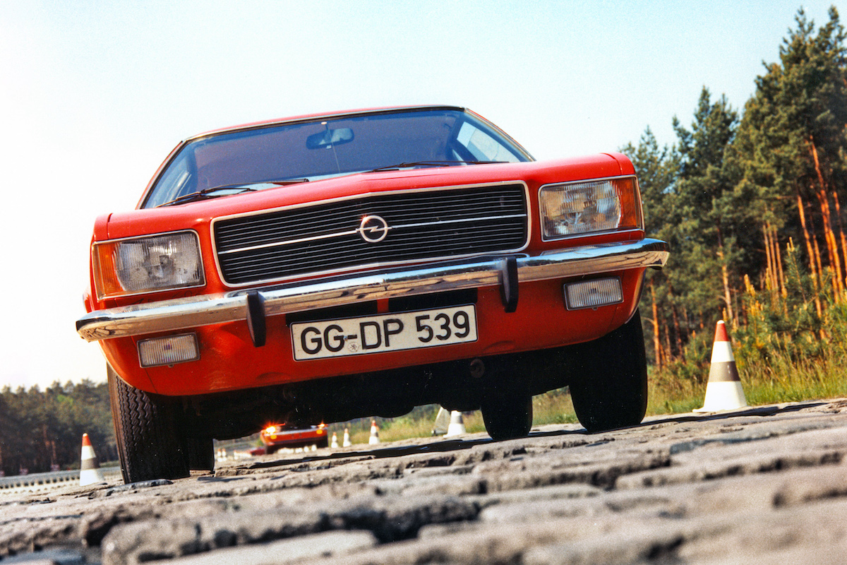 Rekord D:La prima Opel diesel con motore 2.1 litri da 60 CV Rekord D:La prima Opel diesel con motore 2.1 litri da 60 CV