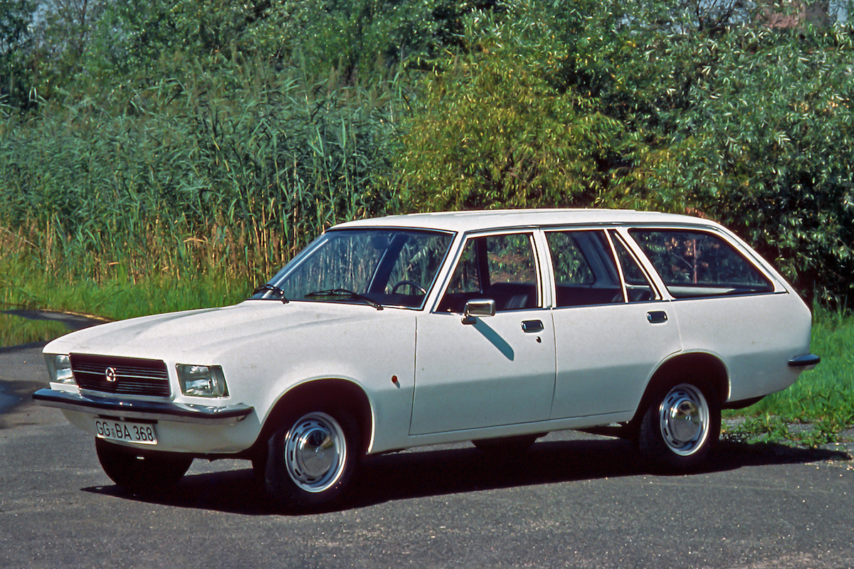 Rekord D:La prima Opel diesel con motore 2.1 litri da 60 CV Rekord D:La prima Opel diesel con motore 2.1 litri da 60 CV