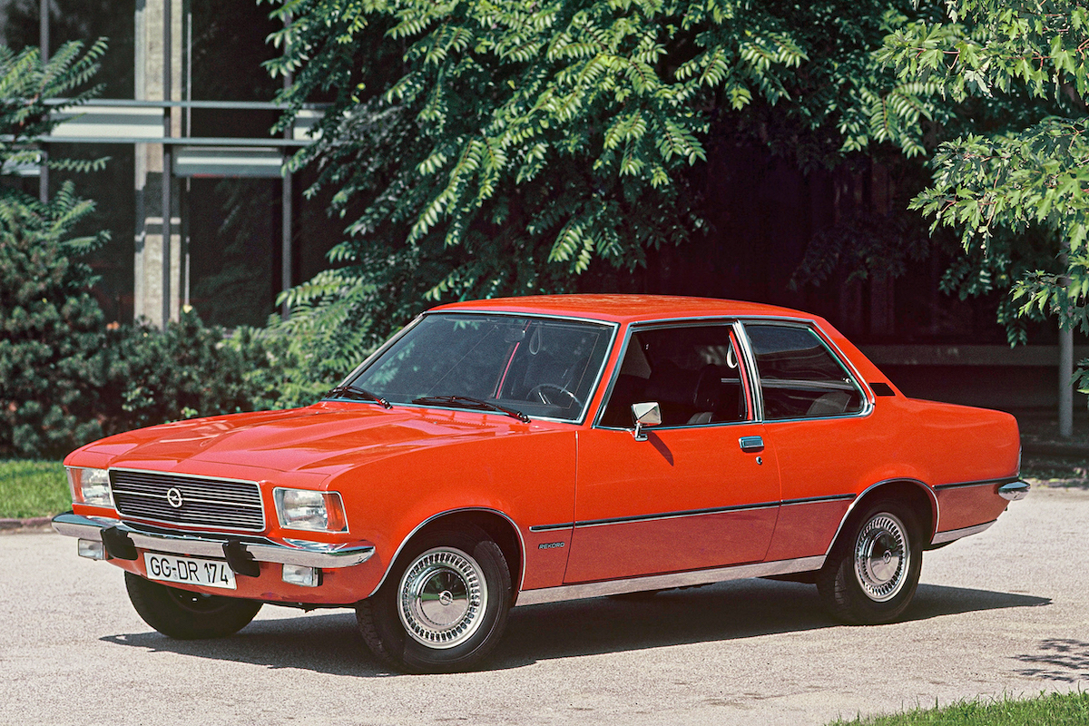 Rekord D:La prima Opel diesel con motore 2.1 litri da 60 CV Rekord D:La prima Opel diesel con motore 2.1 litri da 60 CV