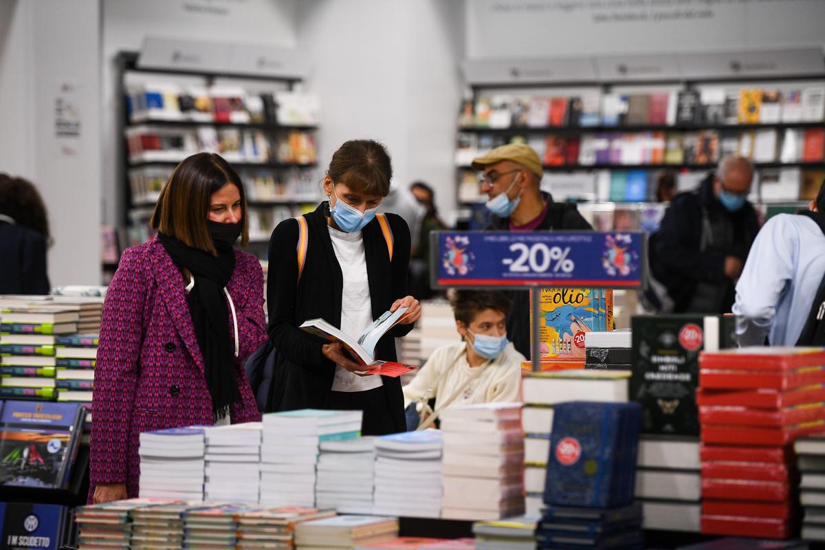 Salone del Libro di Torino riparte in presenza, eventi fino al 18 ottobre Salone del Libro di Torino riparte in presenza, eventi fino al 18 ottobre