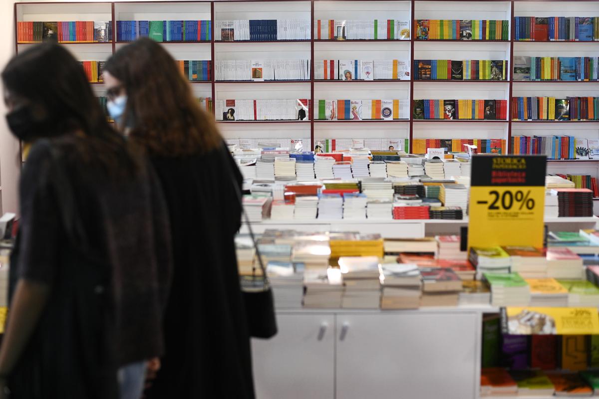 Salone del Libro di Torino riparte in presenza, eventi fino al 18 ottobre Salone del Libro di Torino riparte in presenza, eventi fino al 18 ottobre