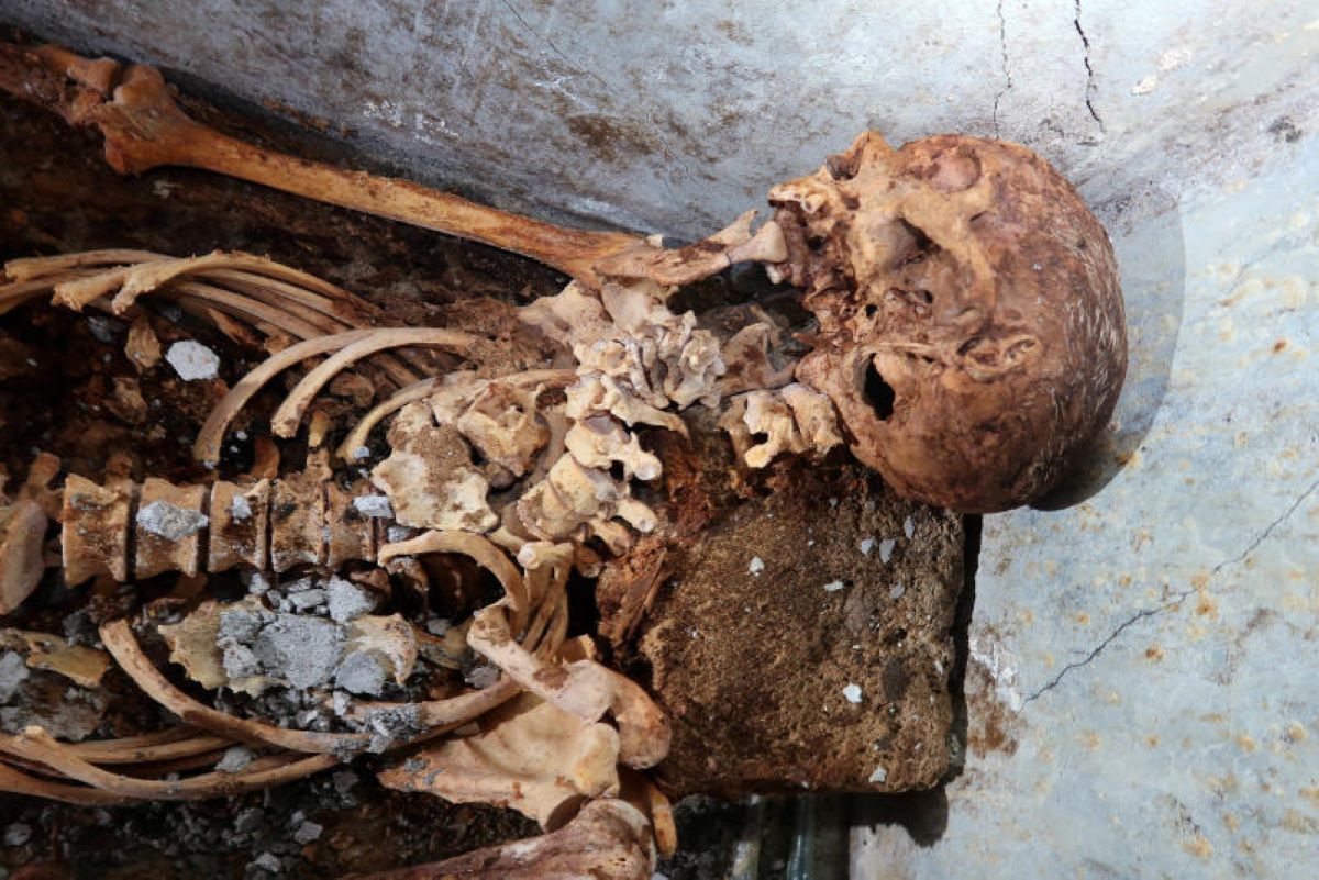 Ercolano, scheletro trovato alle Fornici: uomo che tentava la fuga via mare