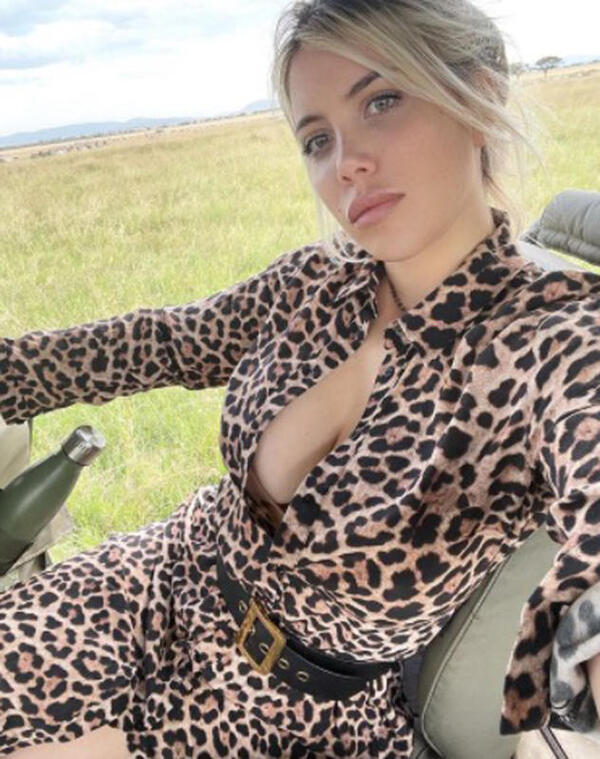 Wanda Nara sfila a Parigi (look da sogno). Icardi-Juventus, nel 2022.. Wanda Nara sfila a Parigi (look da sogno). Icardi-Juventus, nel 2022..