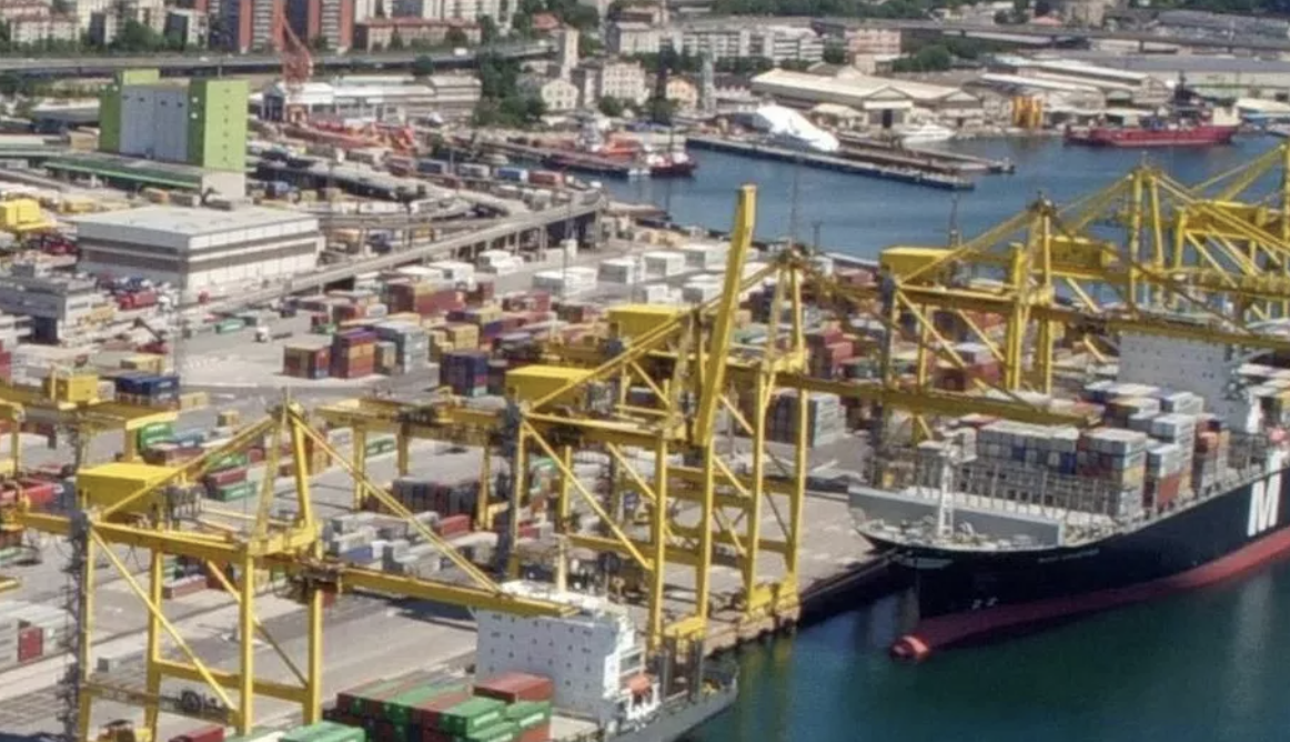 No Green Pass, portuali Trieste: “Avanti a oltranza, stop ai ricatti” No Green Pass, portuali Trieste: “Avanti a oltranza, stop ai ricatti”